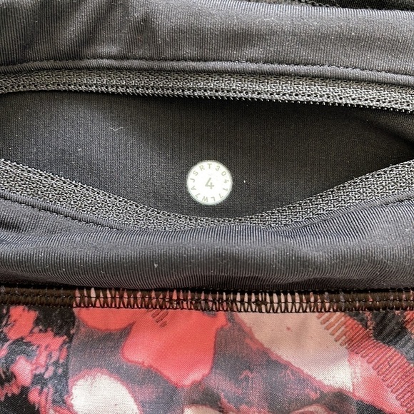 Sz4 Lululemon Speed Up Short 2.5” in Translucence Alpine White Multi/Black EUC - Picture 10 of 12